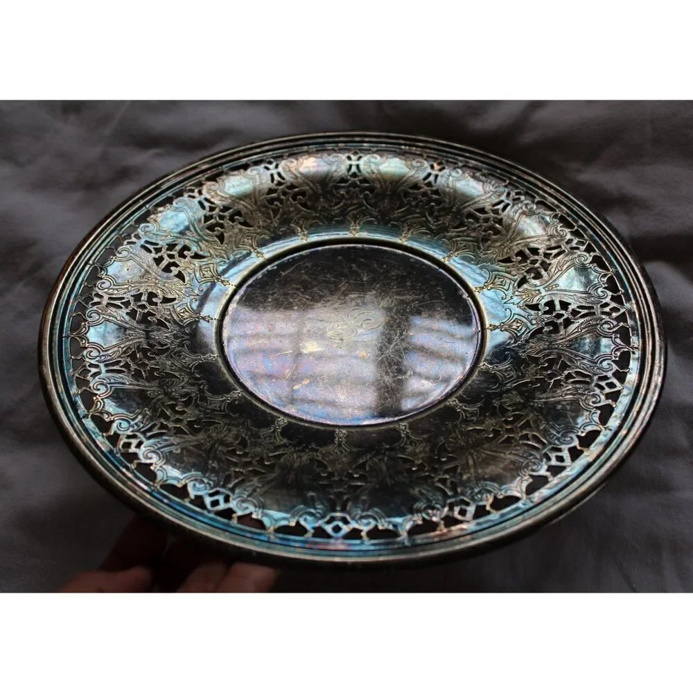Vintage EPNS 3025 Mfg. Co Silver Plate tray Ornate Round made in USA